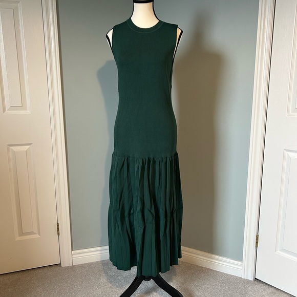 Anikhé Dresses & Skirts - 🔥🆕🔥 Anikhe Midi Luxe Sleeveless Dress - Green - Size XL
